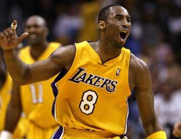 Σπουδαία νίκη των Λέικερς επί των Κινγκς με πρωταγωνιστή τον Κόμπι Μπράιαντ