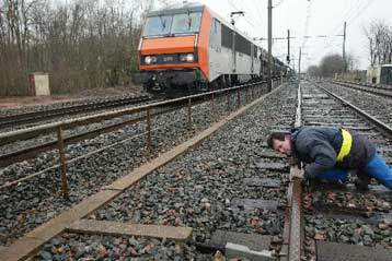 Τερματίζει τη δράση της στη Γαλλία η μυστηριώδης οργάνωση AZF