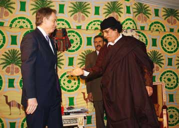 «Κοινό σκοπό» στον αγώνα κατα της Αλ Κάιντα βρήκαν Μπλερ – Καντάφι στην Τρίπολη