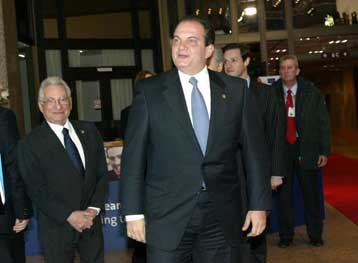 «Όχι» σε μόνιμες παρεκκλίσεις από το κοινοτικό κεκτημένο για την Κύπρο λέει η Ελλάδα