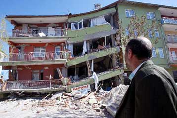 Εννέα νεκροί από σεισμό 5,1 Ρίχτερ στην ανατολική Τουρκία