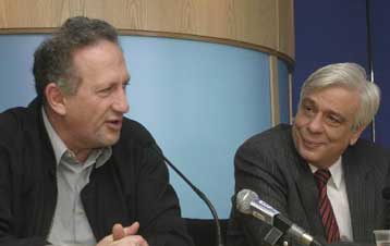 Κόντρα Παυλόπουλου – Σκανδαλίδη για τα κονδύλια των ευρωεκλογών