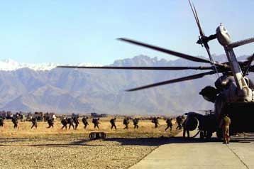 Οι ΗΠΑ ενισχύουν τις δυνάμεις τους στο Αφγανιστάν με στόχο Αλ Κάιντα και Ταλιμπάν