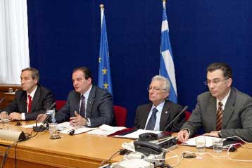 Ανησυχία Καραμανλή για τα ελλείμματα – Δεν αυξάνονται τα όρια συνταξιοδότησης