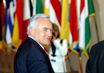 Στις 2 Μαΐου υποβάλει παραίτηση ο πρωθυπουργός της Πολωνίας Λέτσεκ Μίλερ