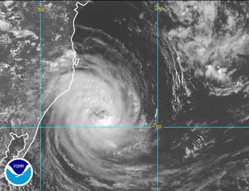 Τυφώνας εκδηλώνεται για πρώτη φορά στο Νότιο Ατλαντικό