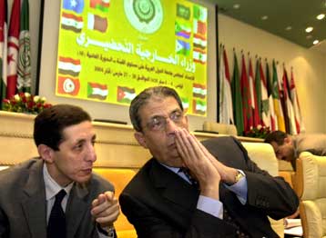 Αντιδράσεις προκαλεί η απόφαση για αναβολή της Συνόδου του Αραβικού Συνδέσμου