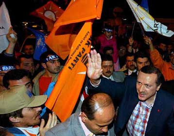 Πολλαπλά πολιτικά μηνύματα από το αποτέλεσμα των δημοτικών εκλογών στην Τουρκία