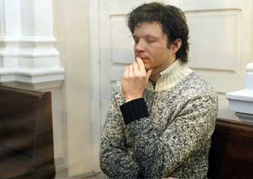 Σε οκτώ χρόνια φυλάκιση καταδικάστηκε ο τραγουδιστής Μπερτράν Καντά