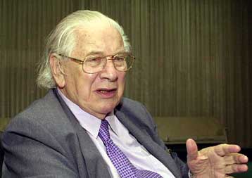 Πέθανε σε ηλικία 83 ετών ο Πίτερ Ουστίνοφ