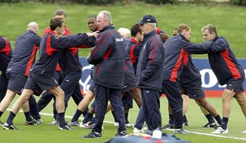 Ο Έρικσον προτίμησε την ανανέωση του συμβολαίου του από την απόλυση