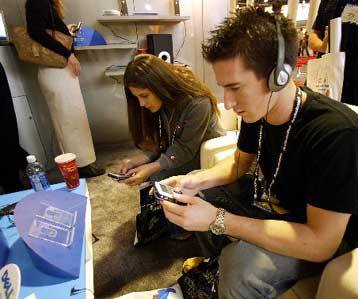 Αγωγές και κατά Ευρωπαίων που διακινούσαν πειρατικά τραγούδια στο Διαδίκτυο