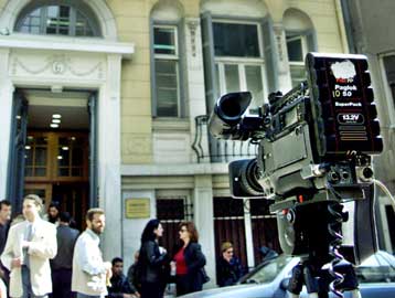 Τσουχτερά πρόστιμα του ΕΣΡ σε τηλεοπτικούς σταθμούς για τα παιχνίδια μέσω «090»