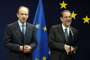 Συνεργασία και κοινή δράση ζητά ο συντονιστής της ΕΕ για θέματα τρομοκρατίας