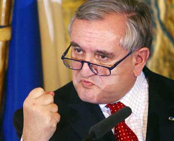 Την Τετάρτη ανακοινώνει την νέα σύνθεση της κυβέρνησής του ο Ζαν Πιέρ Ραφαρέν