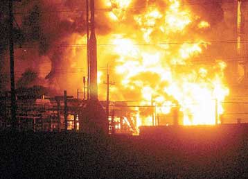 Μεγάλη πυρκαγιά σε διυλιστήριο της BP στο Τέξας των Ηνωμένων Πολιτειών