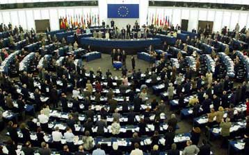 Το Ευρωκοινοβούλιο απορρίπτει τη συμφωνία Κομισιόν-ΗΠΑ για την ασφάλεια των πτήσεων