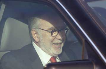 Μόνο για την κατηγορία της δωροδοκίας συνεχίζεται η ανάκριση για τον Σωκράτη Κόκκαλη