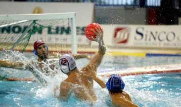 Ο Ολυμπιακός 7-6 τη Βουλιαγμένη στον πρώτο τελικό, φωνές για τη διαιτησία