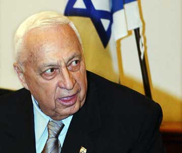 Ανοιχτό άφησε ο Σαρόν το ενδεχόμενο «λήψης μέτρων» κατά του Γιασέρ Αραφάτ