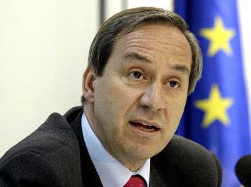 Σε «έγκαιρη προειδοποίηση» για το ελληνικό έλλειμμα θα προχωρήσει η Κομισιόν