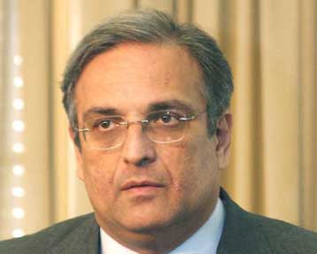 Δεν ανακαλούνται οι άδειες ασφαλιστικών εταιρειών, δηλώνει ο Γ.Παπαθανασίου