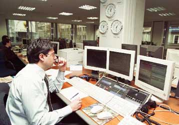 Σε επανέκδοση 10ετούς ομολόγου προχωρά το υπουργείο Οικονομικών