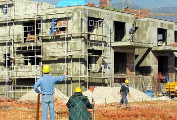 Σημαντικές προοπτικές ανάπτυξης σε τουρισμό και κατασκευές βλέπει το ΙΟΒΕ