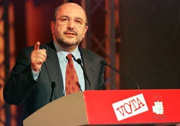 Ο προκάτοχος του Χοσέ Θαπατέρο θα αντικαταστήσει τον Πέδρο Σόλμπες στην Κομισιόν