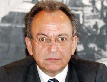 Έκκληση Σιούφα προς τους επαγγελματίες για συγκράτηση των τιμών εν όψει του Πάσχα