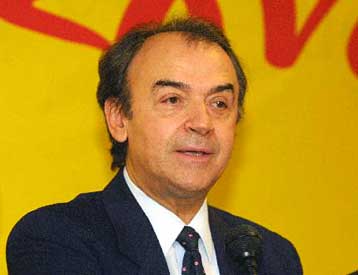 Συνέχιση της λειτουργίας του ΔΗΚΚΙ αποφάσισαν 73 μέλη της Κεντρικής του Επιτροπής