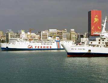 Επετράπη ο απόπλους από τα λιμάνια του Πειραιά και της Ραφήνας