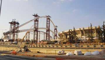 Έτοιμο στην ώρα του το στέγαστρο του Ολυμπιακού Σταδίου, διαβεβαιώνει ο Καλατράβα