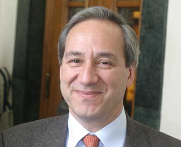 Μέτρα για τη μείωση των δαπανών και αύξηση των εσόδων μελετά το υπουργείο Οικονομίας