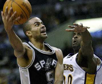 Μεγάλη νίκη για τους Σαν Αντόνιο Σπερς κόντρα στους Λέικερς