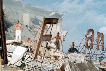 Καταδικάστηκαν οι τρεις από τους πέντε κατηγορούμενους για την κατάρρευση της «Φαράν»