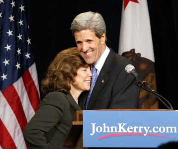 Προσέγγιση με τον «μοιραίο» για τους Δημοκρατικούς Ραλφ Νέιντερ επιθυμεί ο Τζον Κέρι