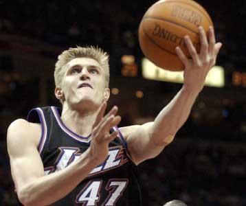 Πιο κοντά στα πλέι οφ η ομάδα της Γιούτα μετά τη νίκη επί των Γκρίζλις με 92-81