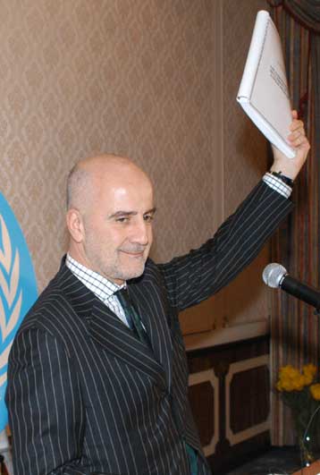 Σε δημοψήφισμα με το δίλημμα του σχεδίου Ανάν