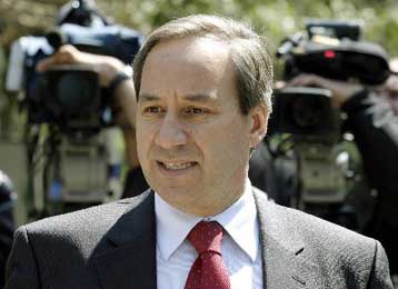 Στο 3% το έλλειμμα της Ελλάδας το 2003, στο 3,2% το 2004, εκτιμά η Κομισιόν