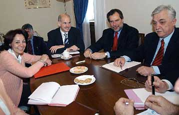 Εντείνεται η αντιπολιτευτική τακτική εν όψει ευρωεκλογών