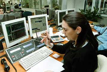 Ισχυρή ζήτηση για το 10ετές ομόλογο παρά την αναθεώρηση των δημοσιονομικών μεγεθών