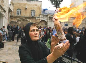 Με έκτακτη πτήση των Ολυμπιακών Αερογραμμών θα φτάσει στην Αθήνα το Αγιο Φως