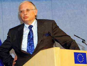 Αυξάνονται οι πιθανότητες του «ναι» στα δημοψηφίσματα της Κύπρου, εκτιμά ο Φερχόϊγκεν