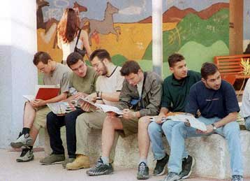 Στις 14 Απριλίου το πρόγραμμα των γενικών εξετάσεων για τη Β και Γ Λυκείου