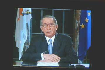 Ένα δυνατό «όχι» στο σχέδιο Ανάν ζητά από τον κυπριακό λαό ο Τάσσος Παπαδόπουλος