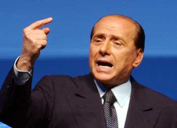 Ο Μπερλουσκόνι χαιρετίζει τη μετριοπαθή στάση της Αλβανίας στην κρίση στο Κόσοβο