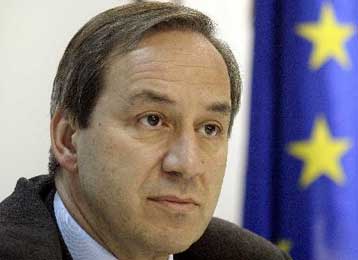 Δύο σενάρια κυρώσεων εξετάζει η Κομισιόν για το έλλειμμα της Ελλάδας