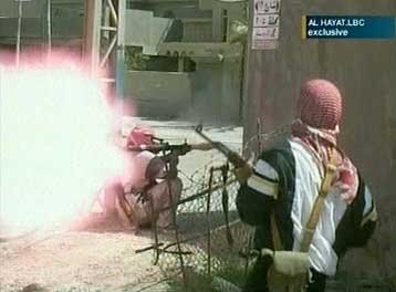 Οι σιίτες υποστηρίζουν ότι κρατούν ομήρους, ενώ οι συγκρούσεις μαίνονται στο Ιράκ