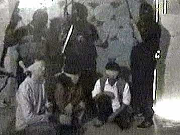 Δέκα πολίτες κρατούν ομήρους οι Ιρακινοί αντάρτες